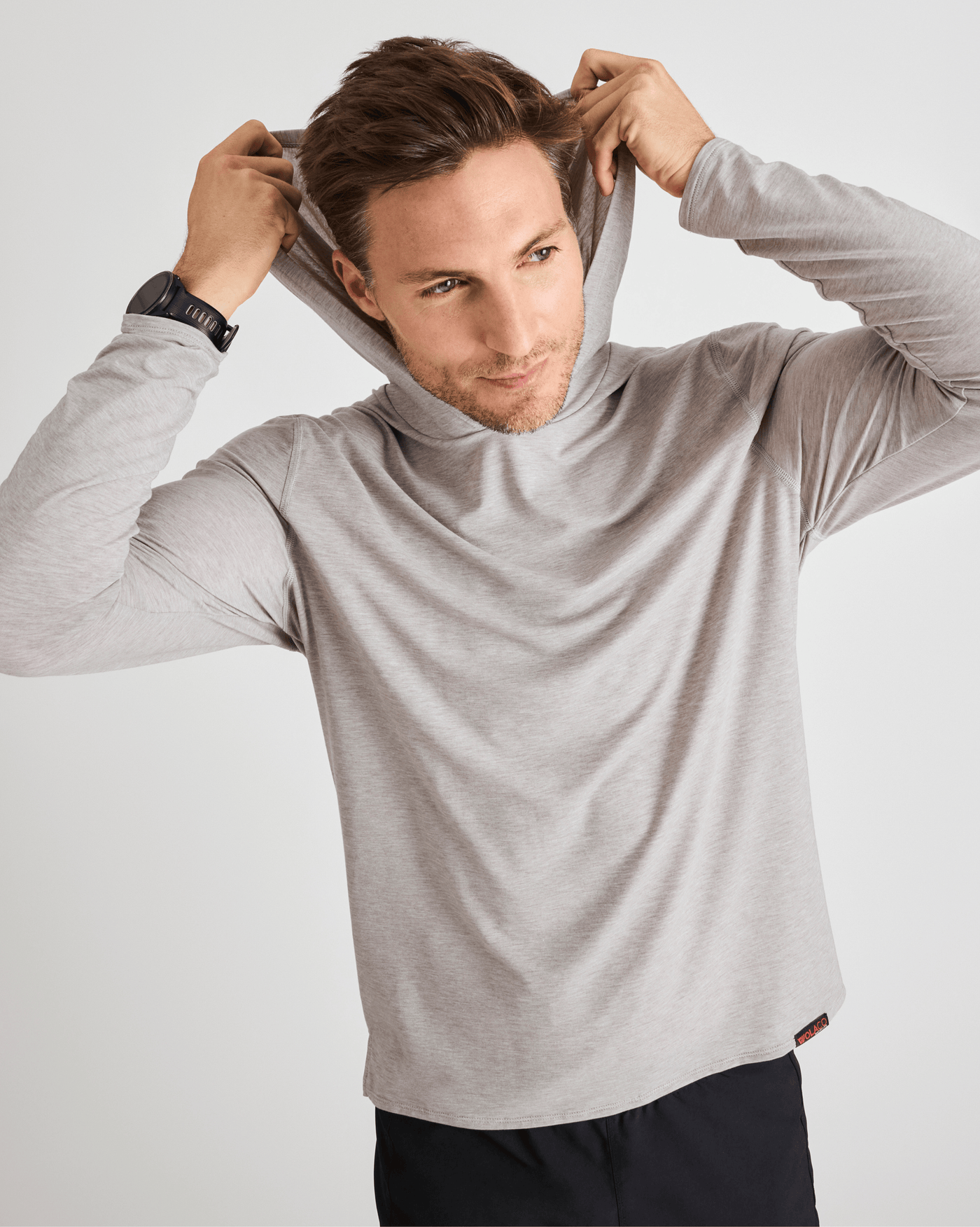 Bobby (6’1") is wearing size large