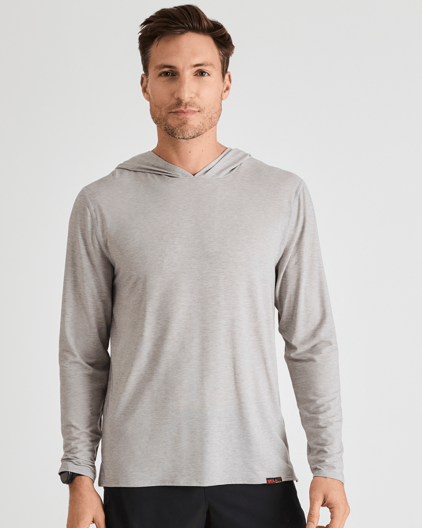 Bobby (6’1") is wearing size large