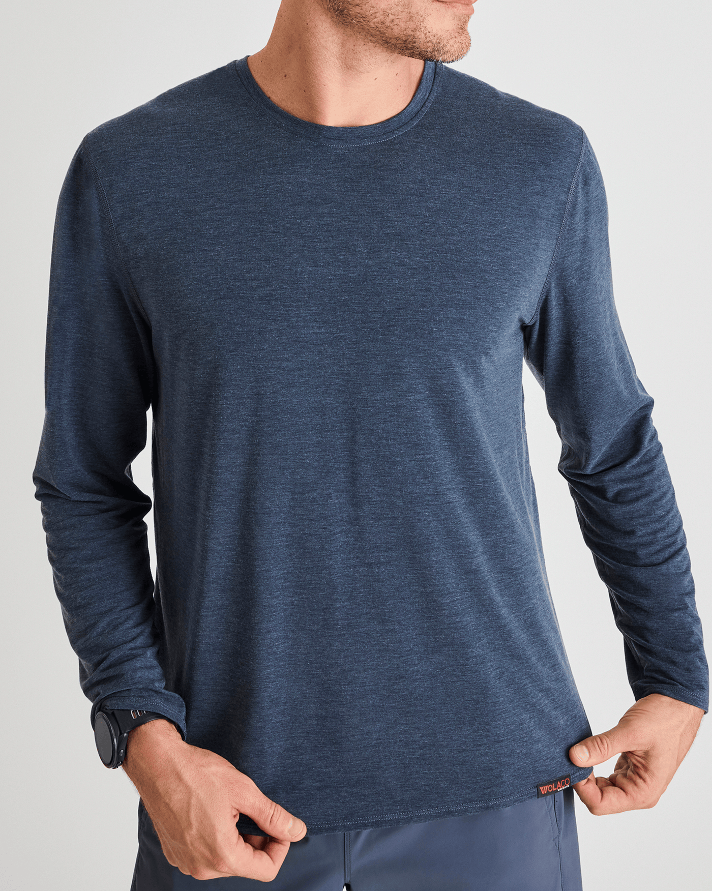 Bobby (6’1") is wearing size large