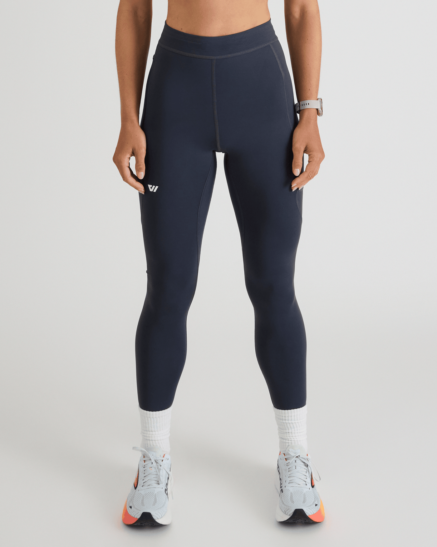 Niki (5’8”) is wearing a size small