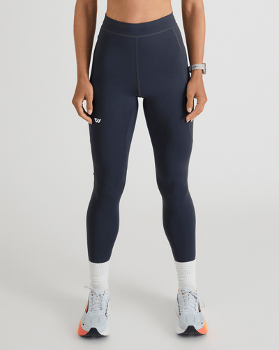 Niki (5’8”) is wearing a size small