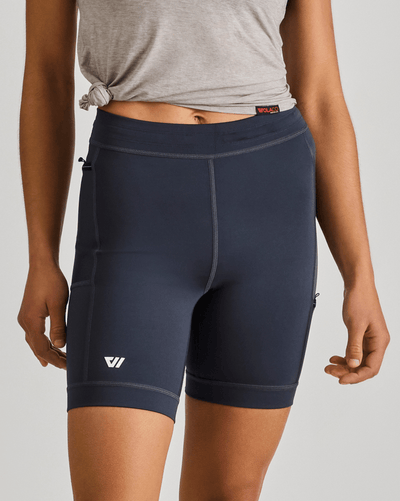 Isabella (5'7") is wearing size small 7" inseam