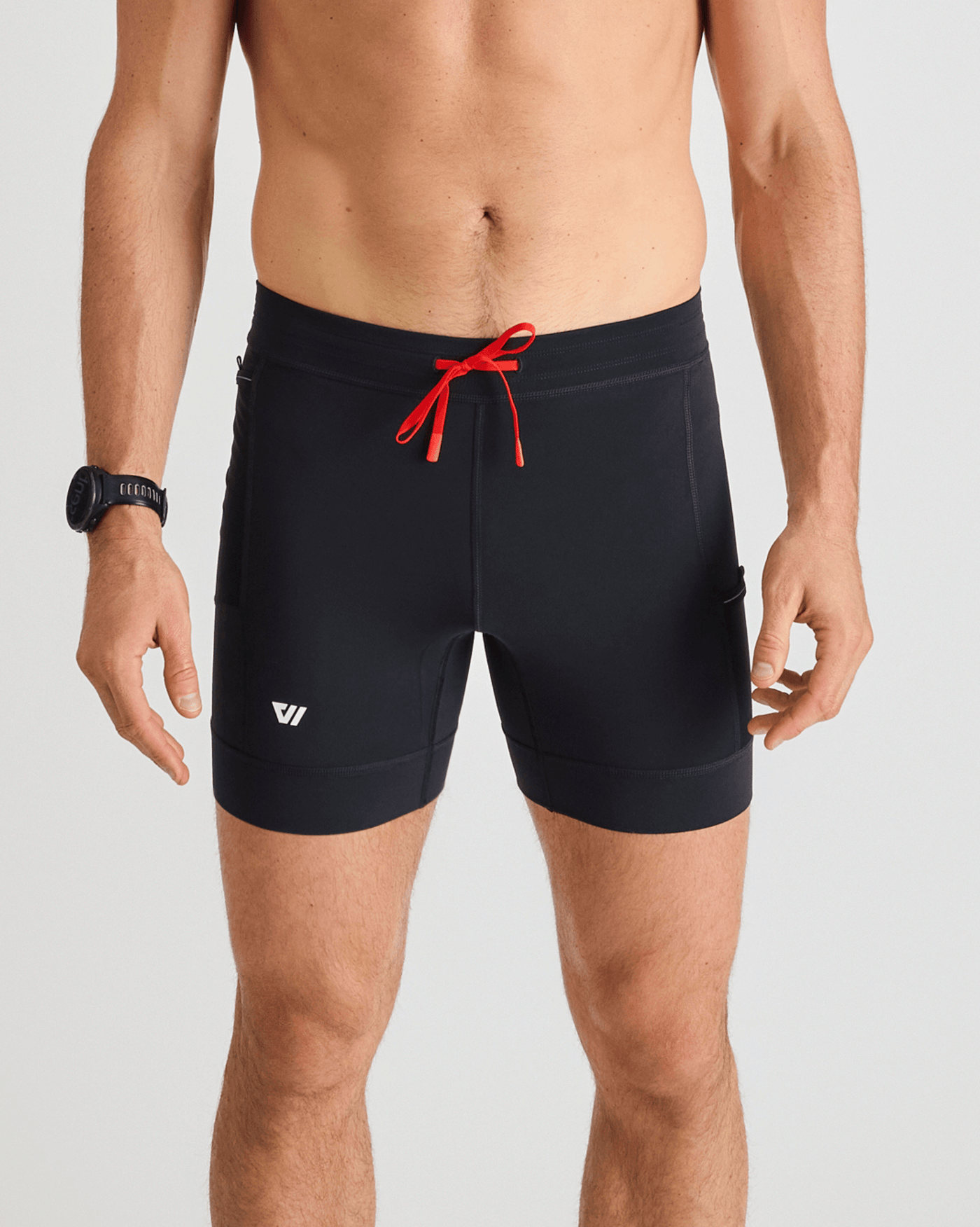 Bobby (6’1”) is wearing a size medium 6" inseam