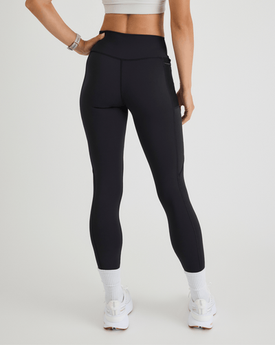 Niki (5’8”) is wearing a size small.
