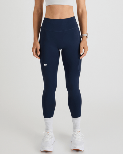 Niki (5’8”) is wearing a size small.