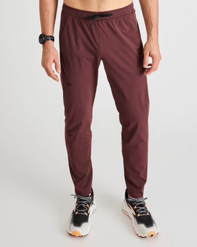 Bobby (6’1") is wearing size medium