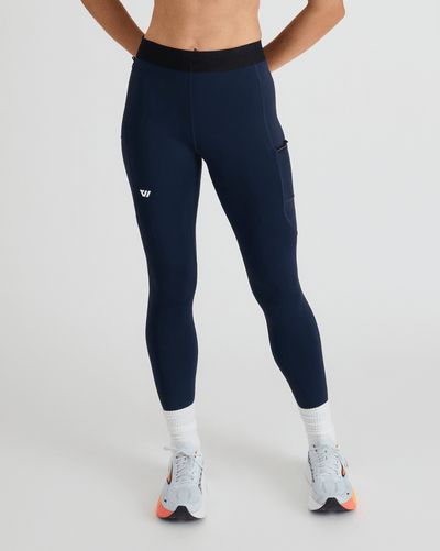 Niki (5'8") is wearing size small