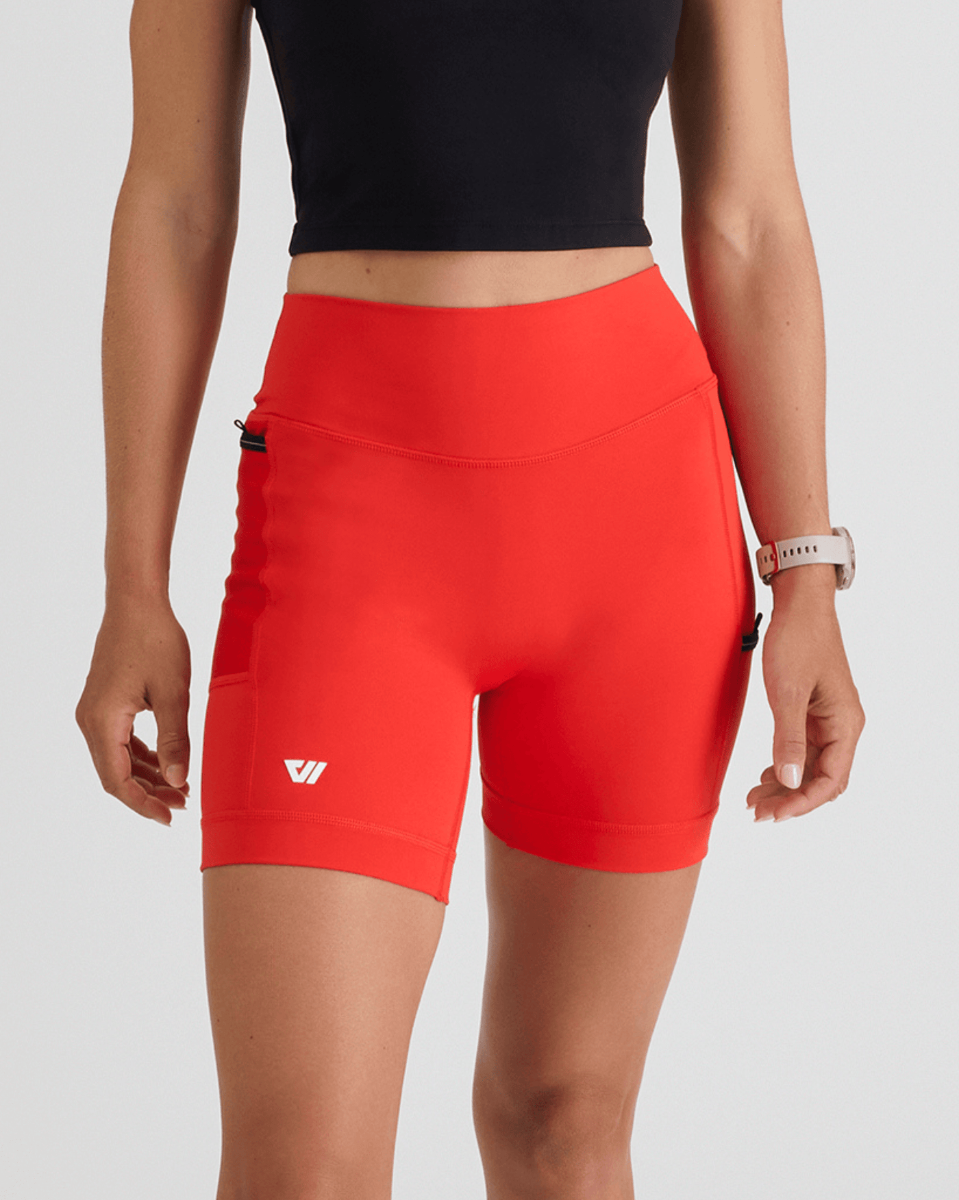 Niki (5’8”) is wearing a size small 6" inseam.
