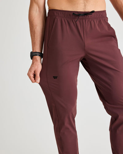 Bobby (6’1") is wearing size medium