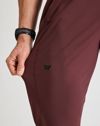 Bobby (6’1") is wearing size medium