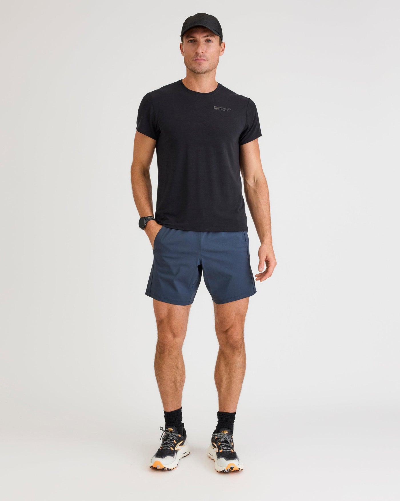 Bobby (6’1") is wearing size medium 7" inseam. 