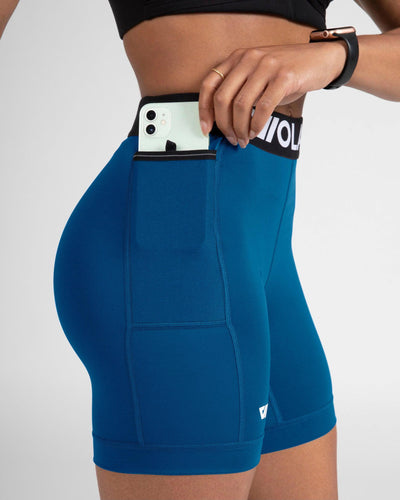 Meghan (5'8") is wearing size small 7" inseam