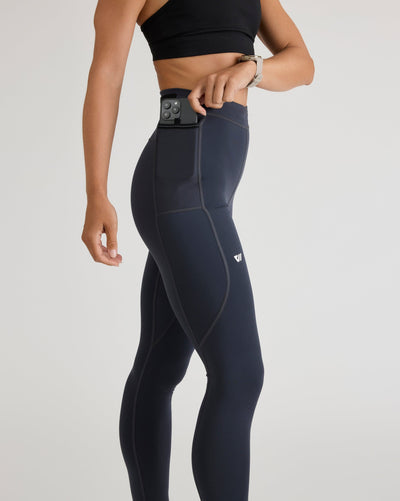 Niki (5’8”) is wearing a size small