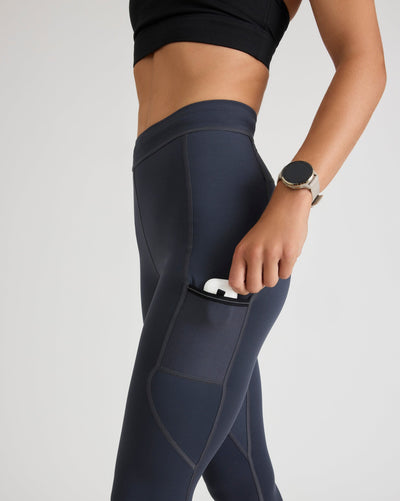 Niki (5’8”) is wearing a size small