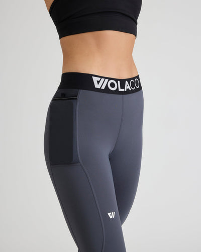 Niki (5'8") is wearing size small 