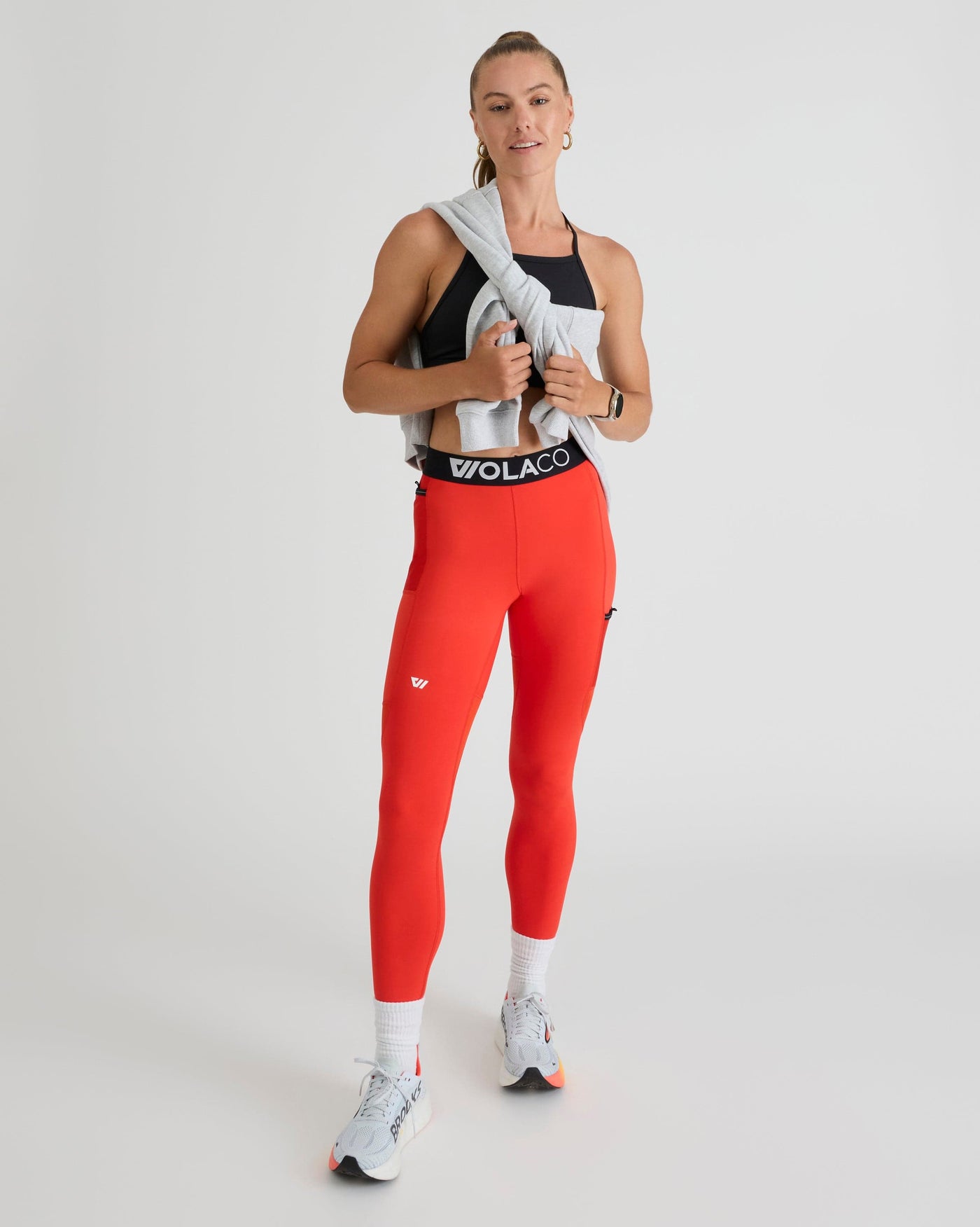 Niki (5'8") is wearing size small