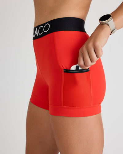 Niki (5'8") is wearing size small 4" inseam