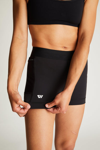 Isabella (5'7") is wearing size small 4" inseam