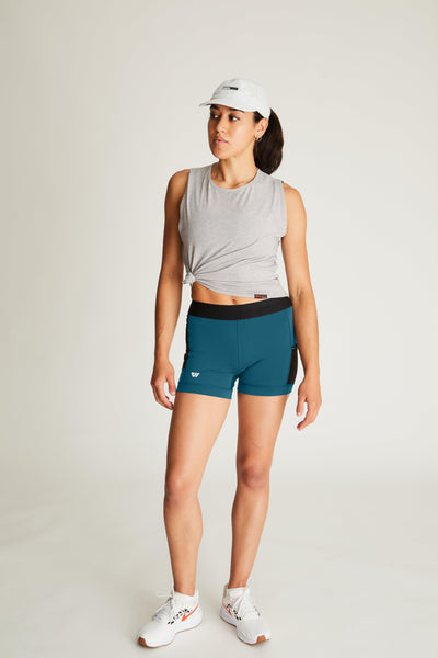 Isabella (5'7") is wearing size small 4" inseam