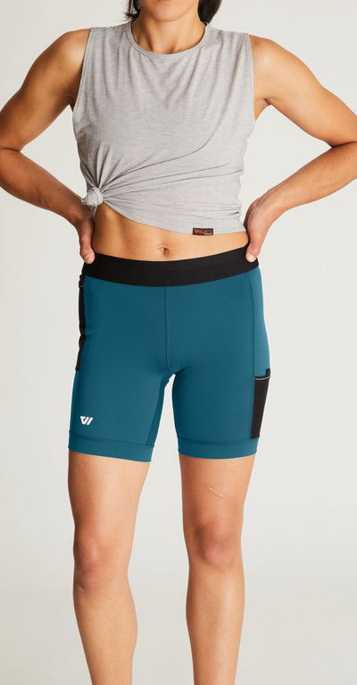 Isabella (5'7") is wearing size small 7" inseam