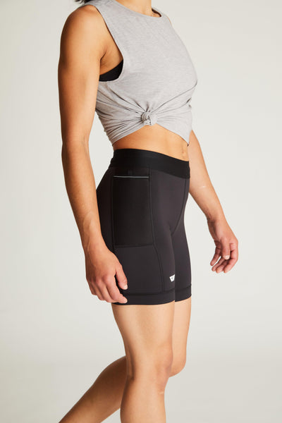 Isabella (5'7") is wearing size small 7" inseam