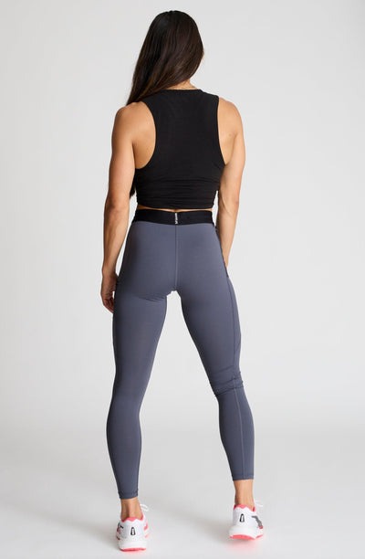 Meghan (5'8") is wearing size small
