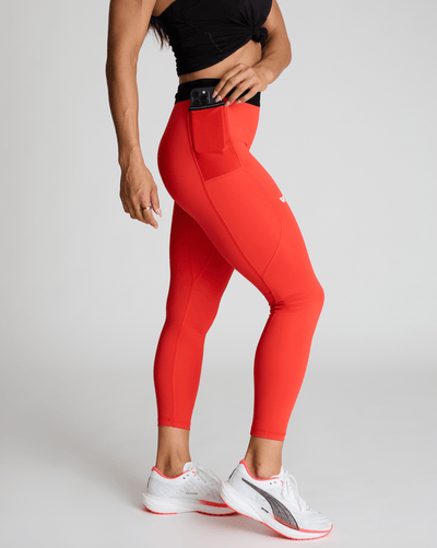 Meghan (5'8") is wearing size small