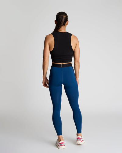 Meghan (5'8") is wearing size small