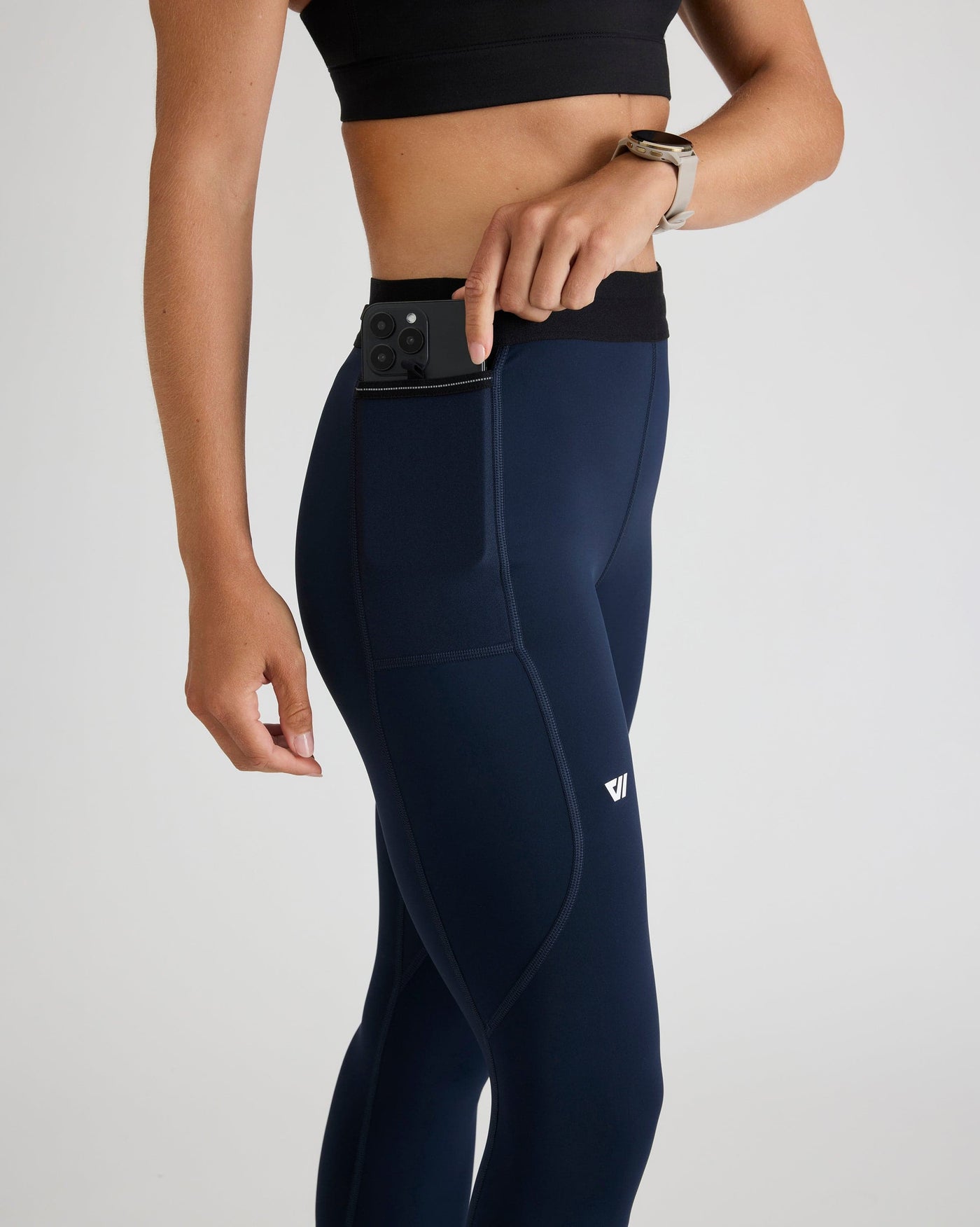 Niki (5'8") is wearing size small