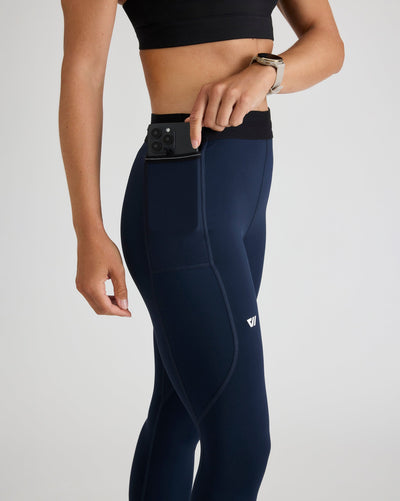 Niki (5'8") is wearing size small