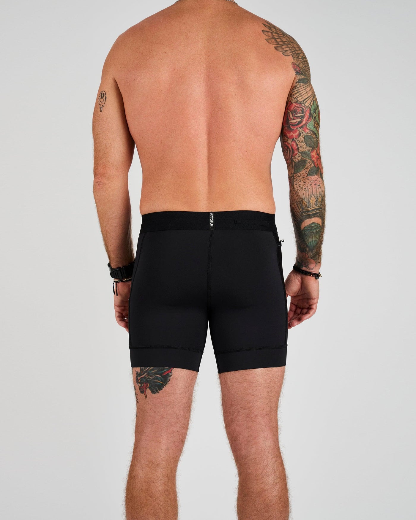 Conor (5’11") is wearing size medium 6" inseam