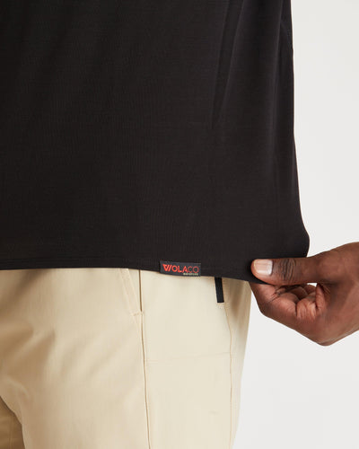 Mikael (6’3") is wearing size medium