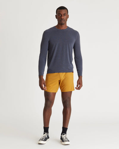 Mikael (6’3") is wearing size medium