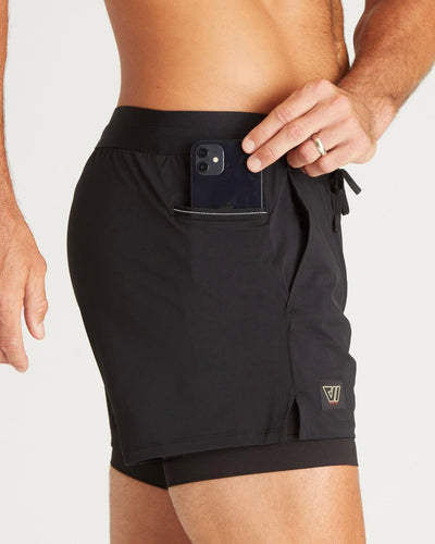 Nathaniel (6'1") is wearing size medium 7" inseam
