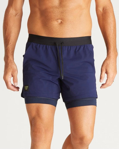 Nathaniel (6'1") is wearing size medium 7" inseam
