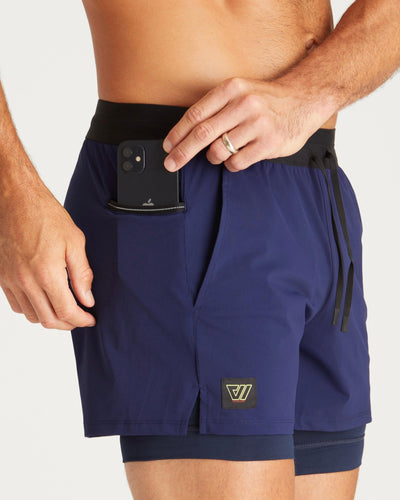 Nathaniel (6'1") is wearing size medium 7" inseam