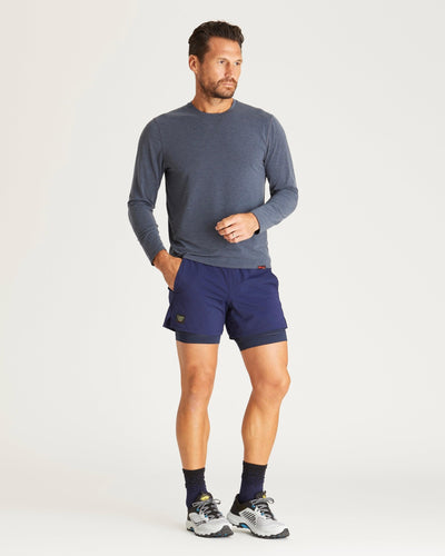 Nathaniel (6'1") is wearing size medium 7" inseam