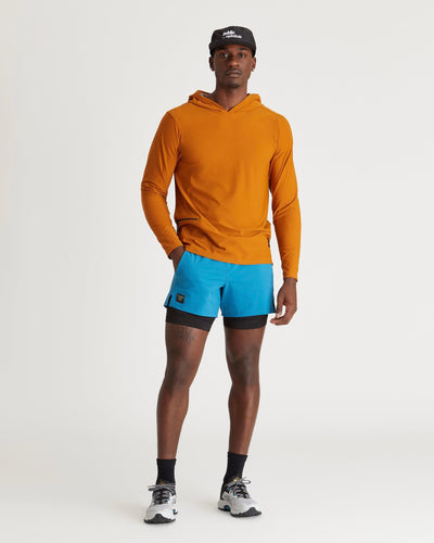 Mikael (6’3") is wearing size medium 7" inseam