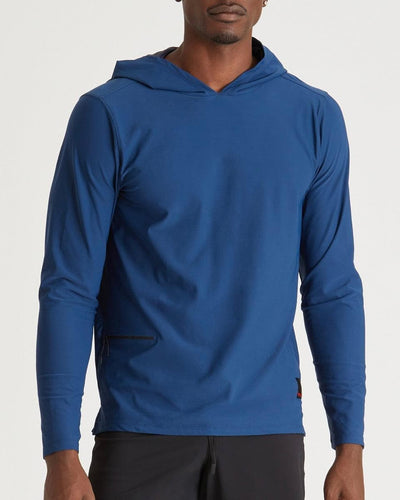 Greg (6’2") is wearing size medium