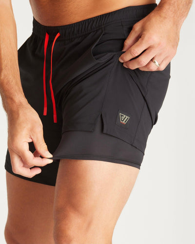 Nathaniel (6'1") is wearing size medium 7" inseam