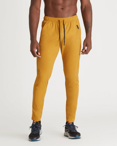Mikael (6’3") is wearing size medium