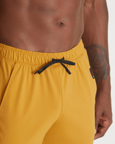 Mikael (6’3") is wearing size medium
